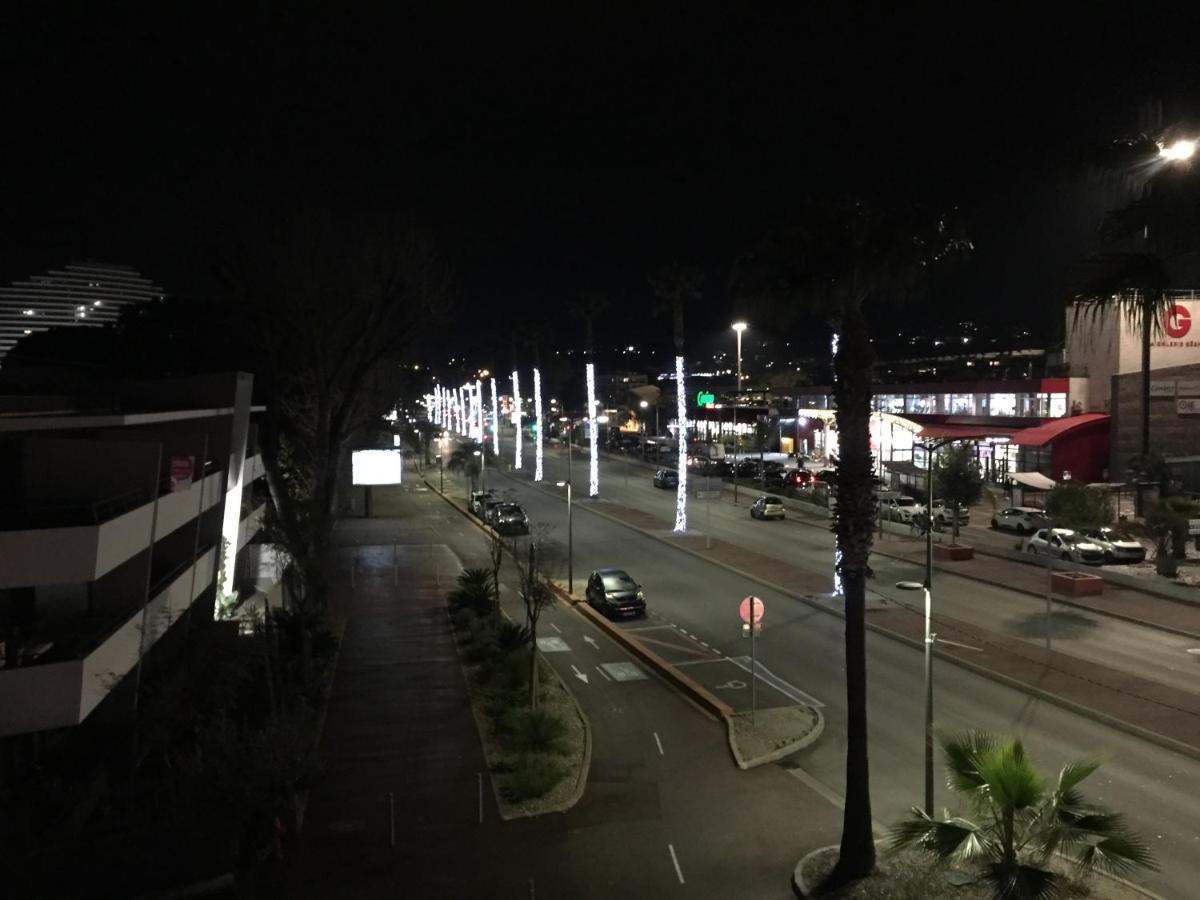 F2 Immeuble Les Pieds Dans L'Eau Appartamento Villeneuve-Loubet Esterno foto